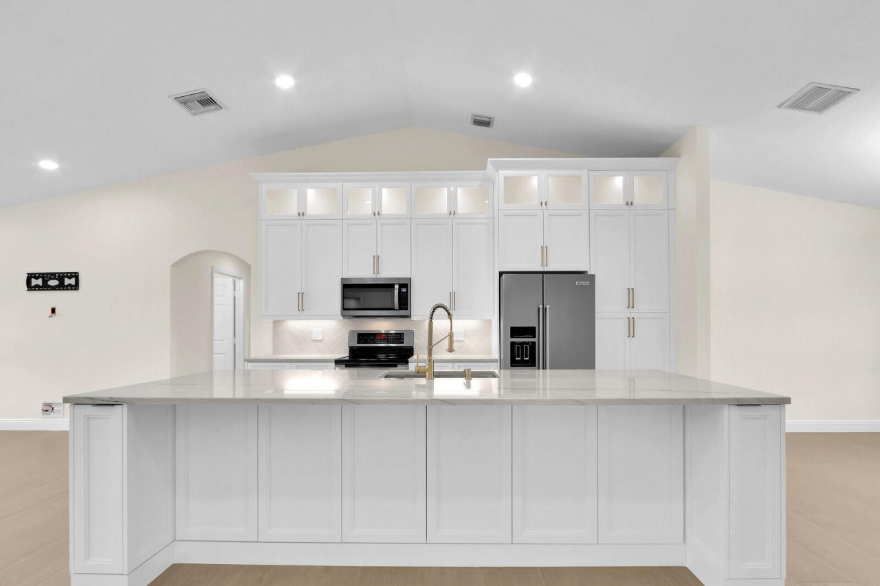 183 SW Ladybug Drive, Port Saint Lucie, FL 34953 Photo