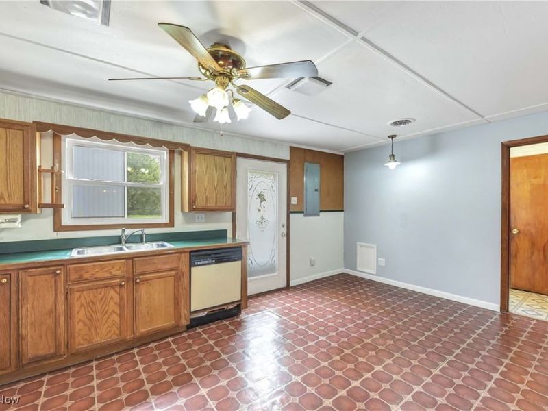 7390 Chestnut Street, Chippewa Lake, OH 44215 Photo 23