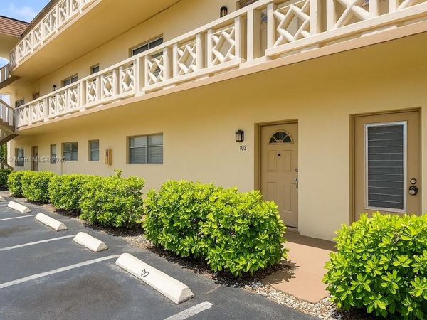 5071 W Oakland Park Blvd, Unit 103, Lauderdale Lakes, FL 33313