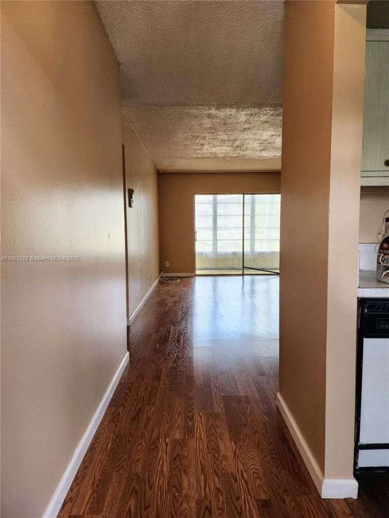 5071 W Oakland Park Blvd, Unit 103, Lauderdale Lakes, FL 33313 Photo