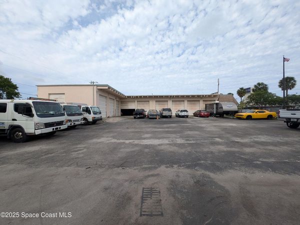 101 NW 43rd Street , Oakland Park, FL 33309