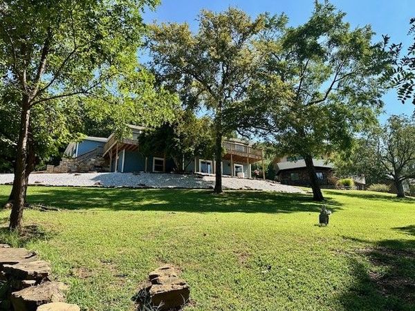 2841 E Hyland Park Road, Fayetteville, AR 72701