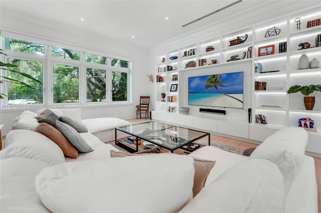 5501 Snapper Creek Rd, Coral Gables, FL 33156 Photo