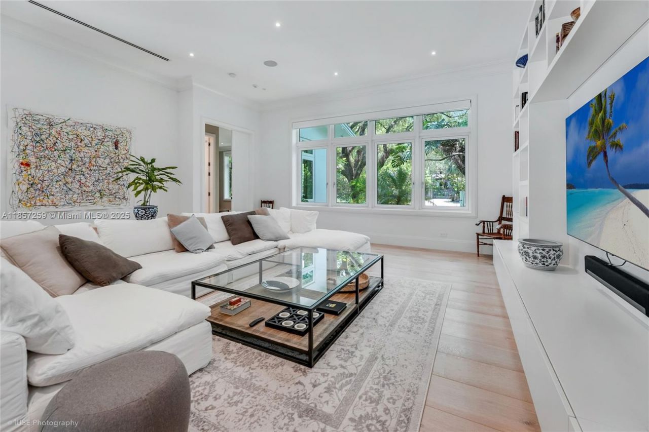 5501 Snapper Creek Rd, Coral Gables, FL 33156 Photo