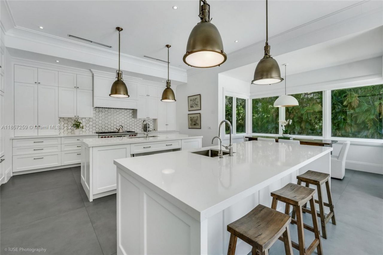 5501 Snapper Creek Rd, Coral Gables, FL 33156 Photo