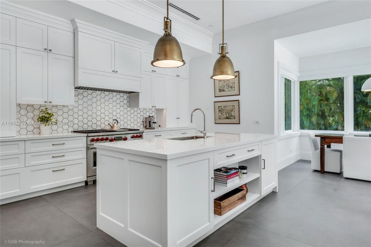 5501 Snapper Creek Rd, Coral Gables, FL 33156 Photo