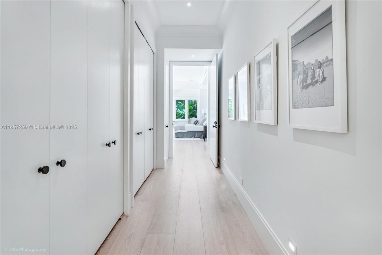 5501 Snapper Creek Rd, Coral Gables, FL 33156 Photo