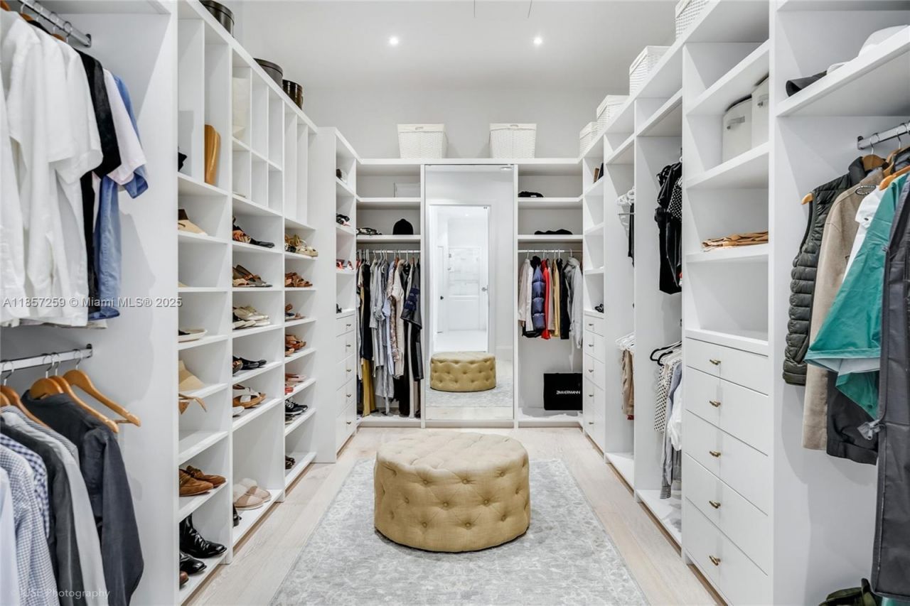 5501 Snapper Creek Rd, Coral Gables, FL 33156 Photo