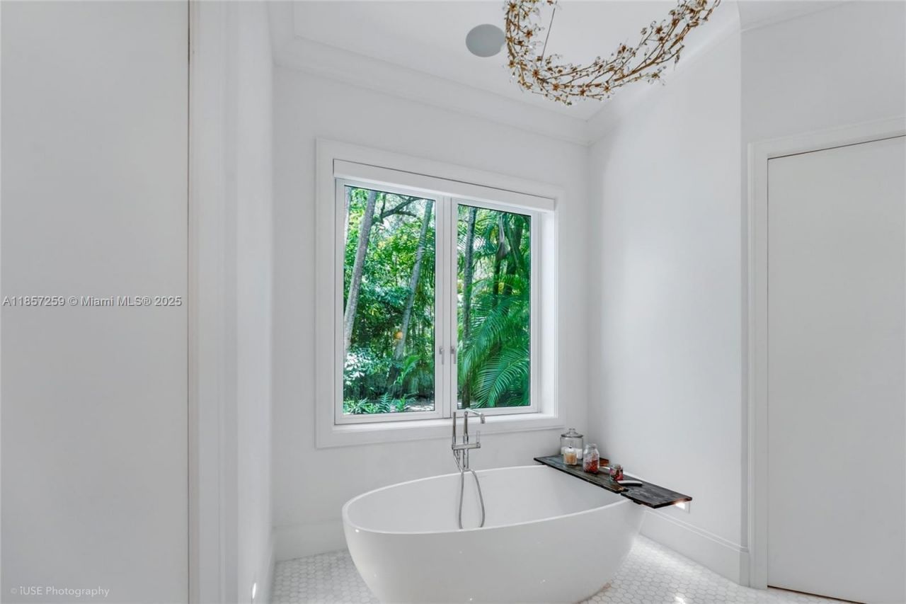 5501 Snapper Creek Rd, Coral Gables, FL 33156 Photo