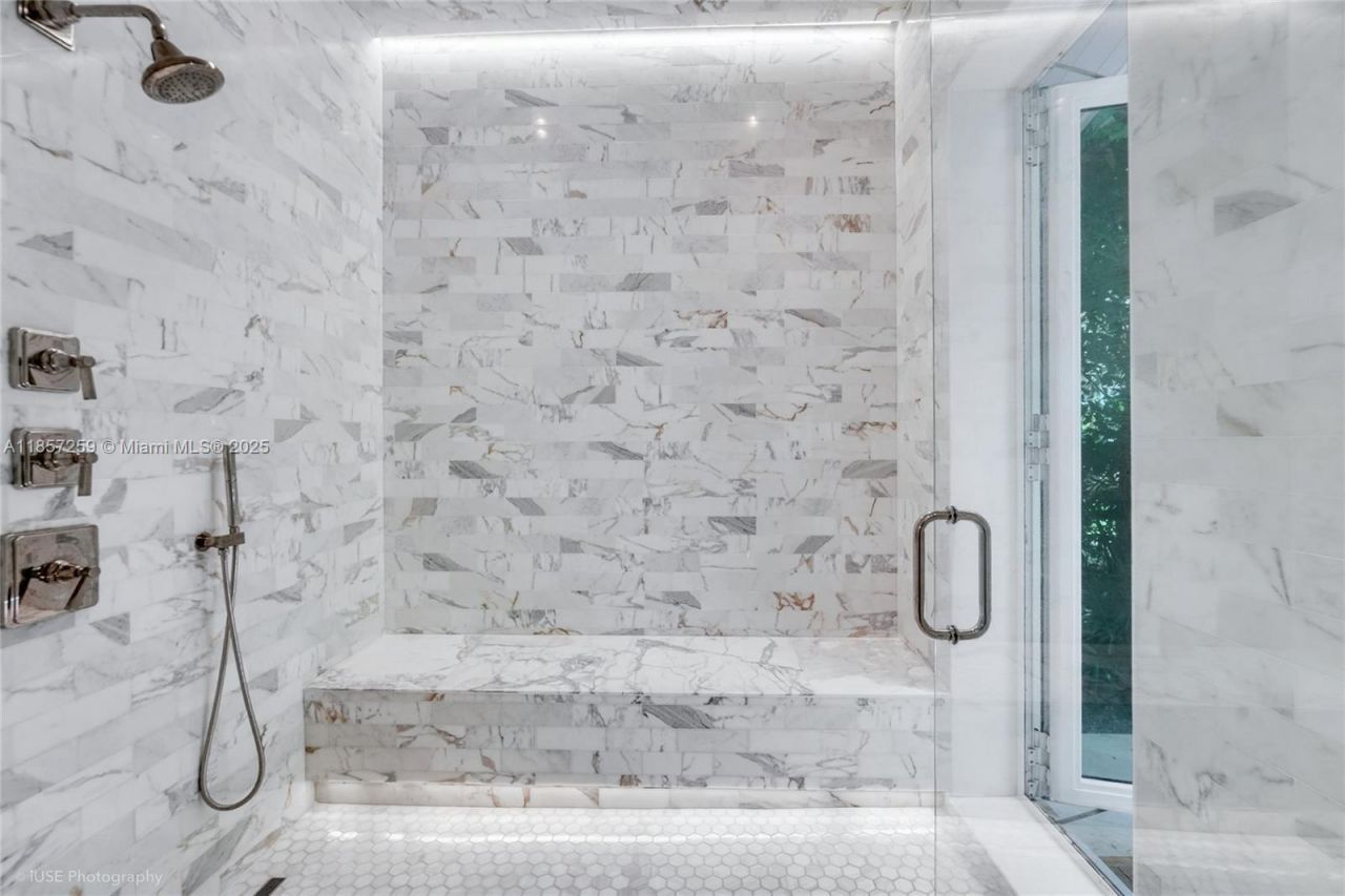 5501 Snapper Creek Rd, Coral Gables, FL 33156 Photo