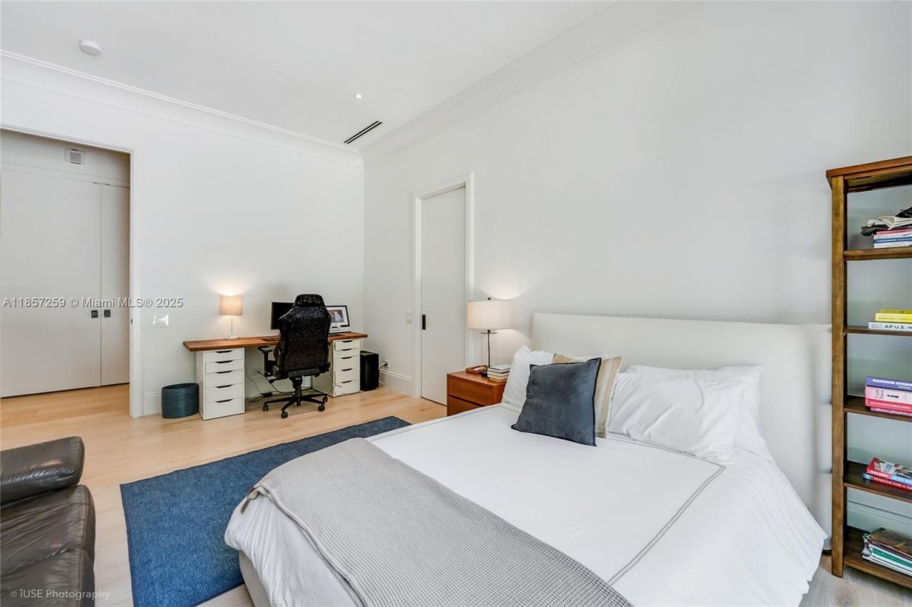 5501 Snapper Creek Rd, Coral Gables, FL 33156 Photo