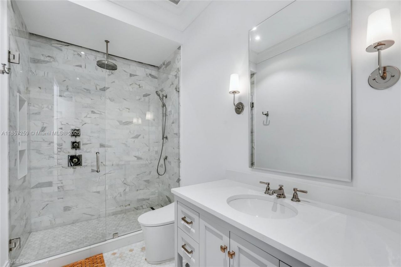 5501 Snapper Creek Rd, Coral Gables, FL 33156 Photo