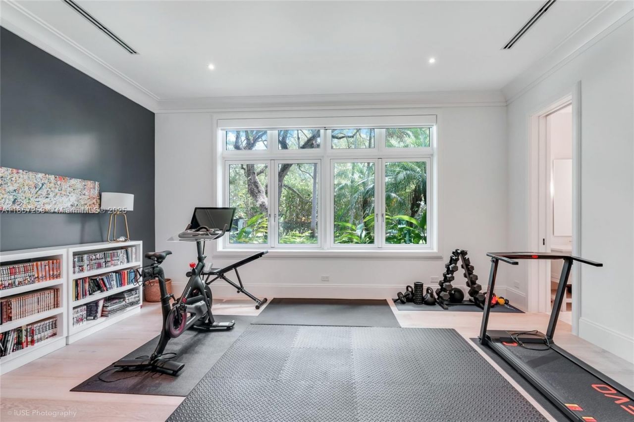 5501 Snapper Creek Rd, Coral Gables, FL 33156 Photo