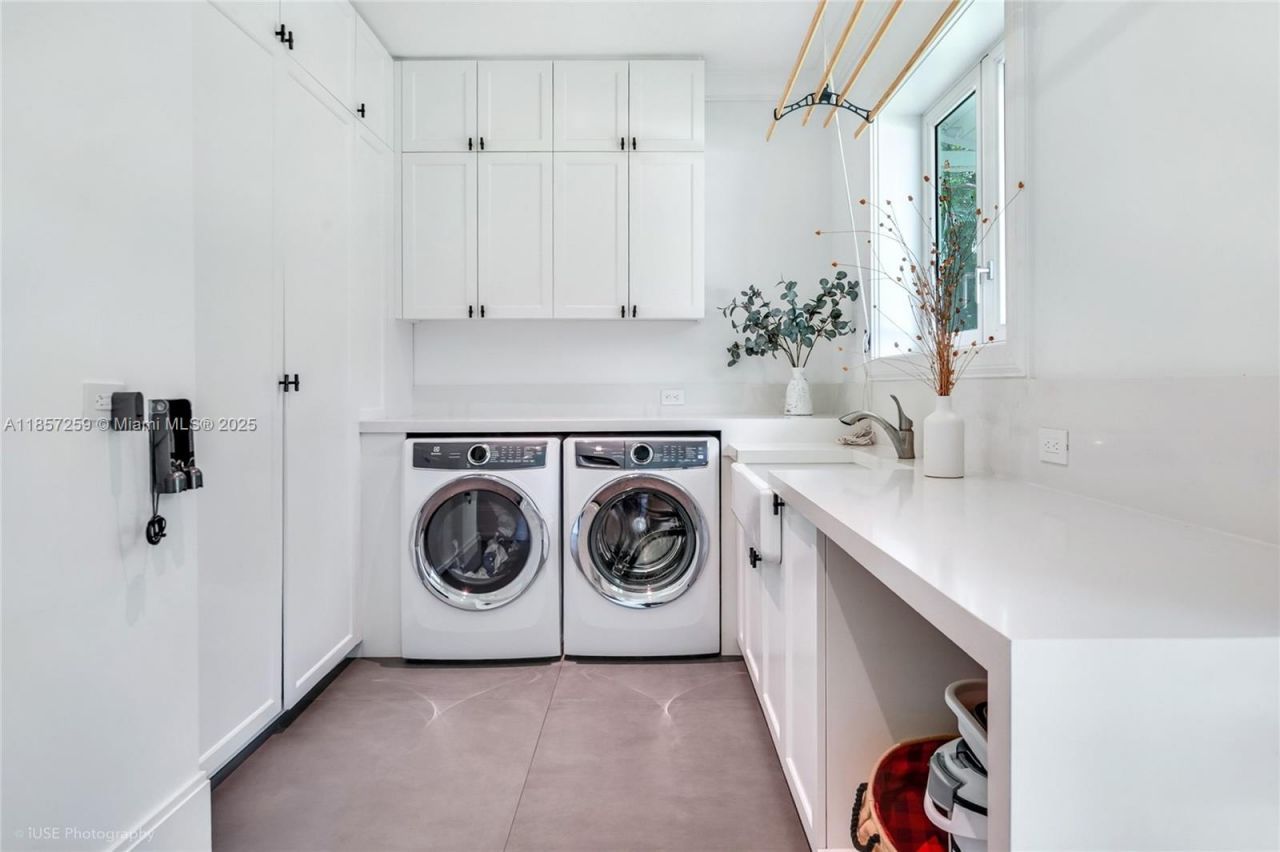 5501 Snapper Creek Rd, Coral Gables, FL 33156 Photo