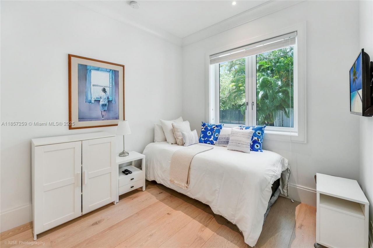 5501 Snapper Creek Rd, Coral Gables, FL 33156 Photo