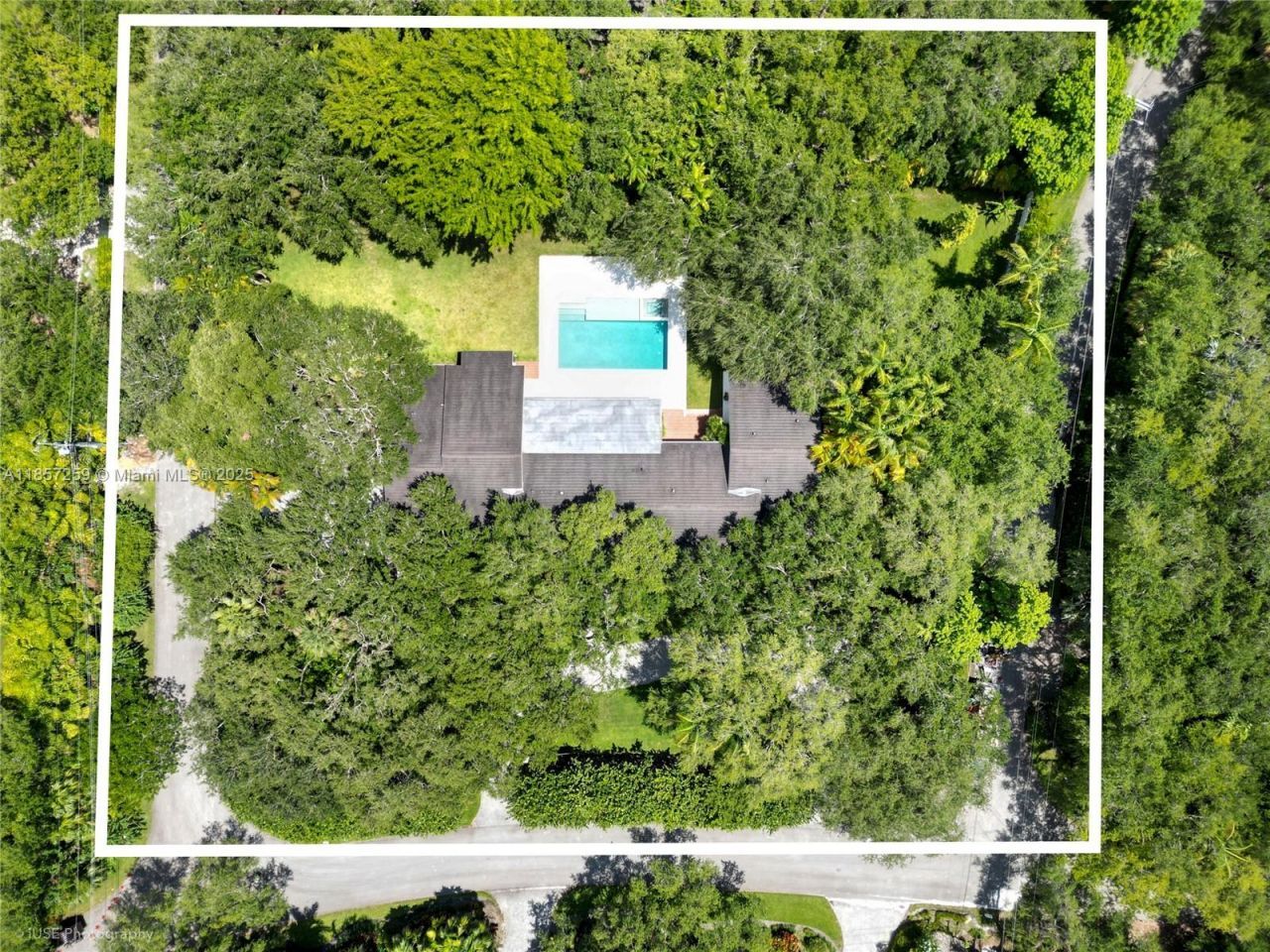 5501 Snapper Creek Rd, Coral Gables, FL 33156 Photo