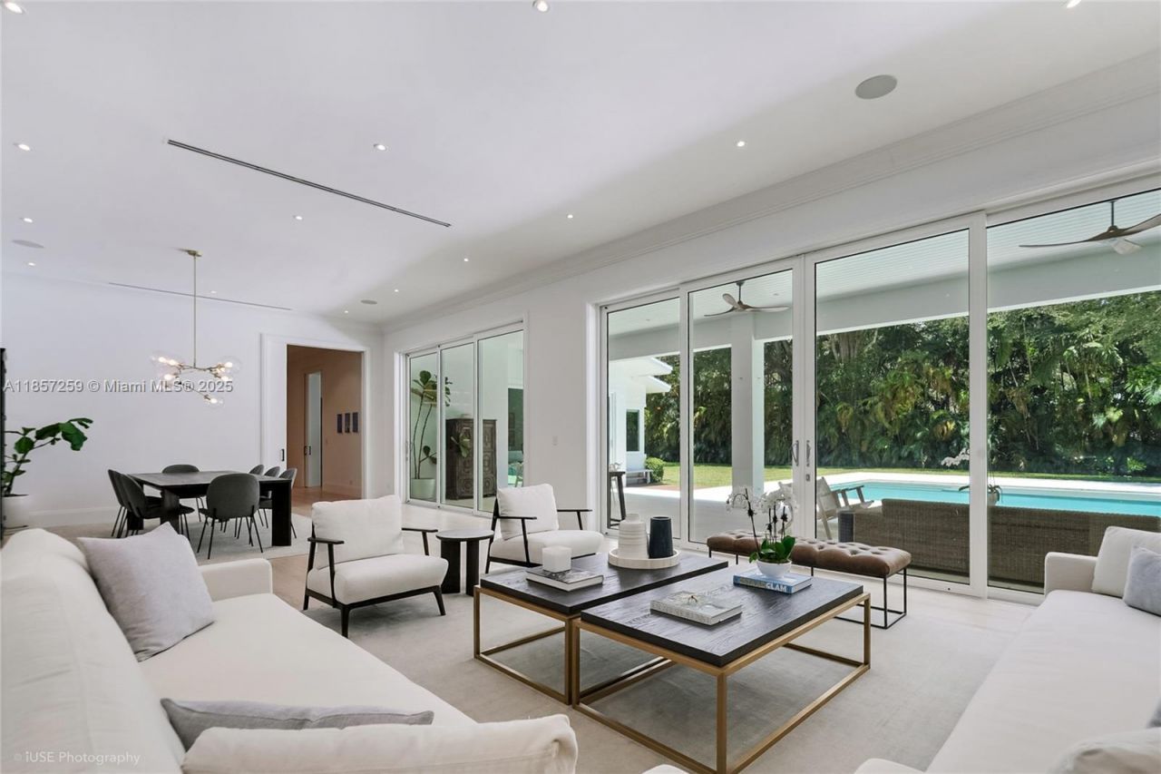 5501 Snapper Creek Rd, Coral Gables, FL 33156 Photo