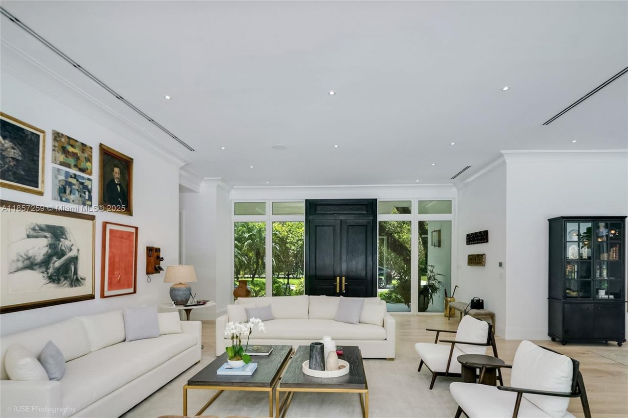 5501 Snapper Creek Rd, Coral Gables, FL 33156 Photo