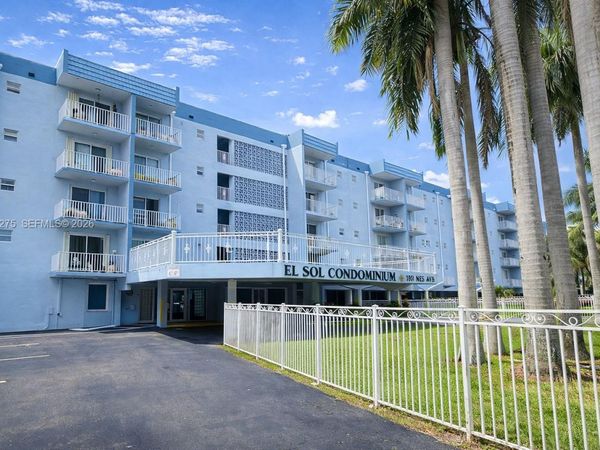 1655 W 44th Pl, Unit 511, Hialeah, FL 33012