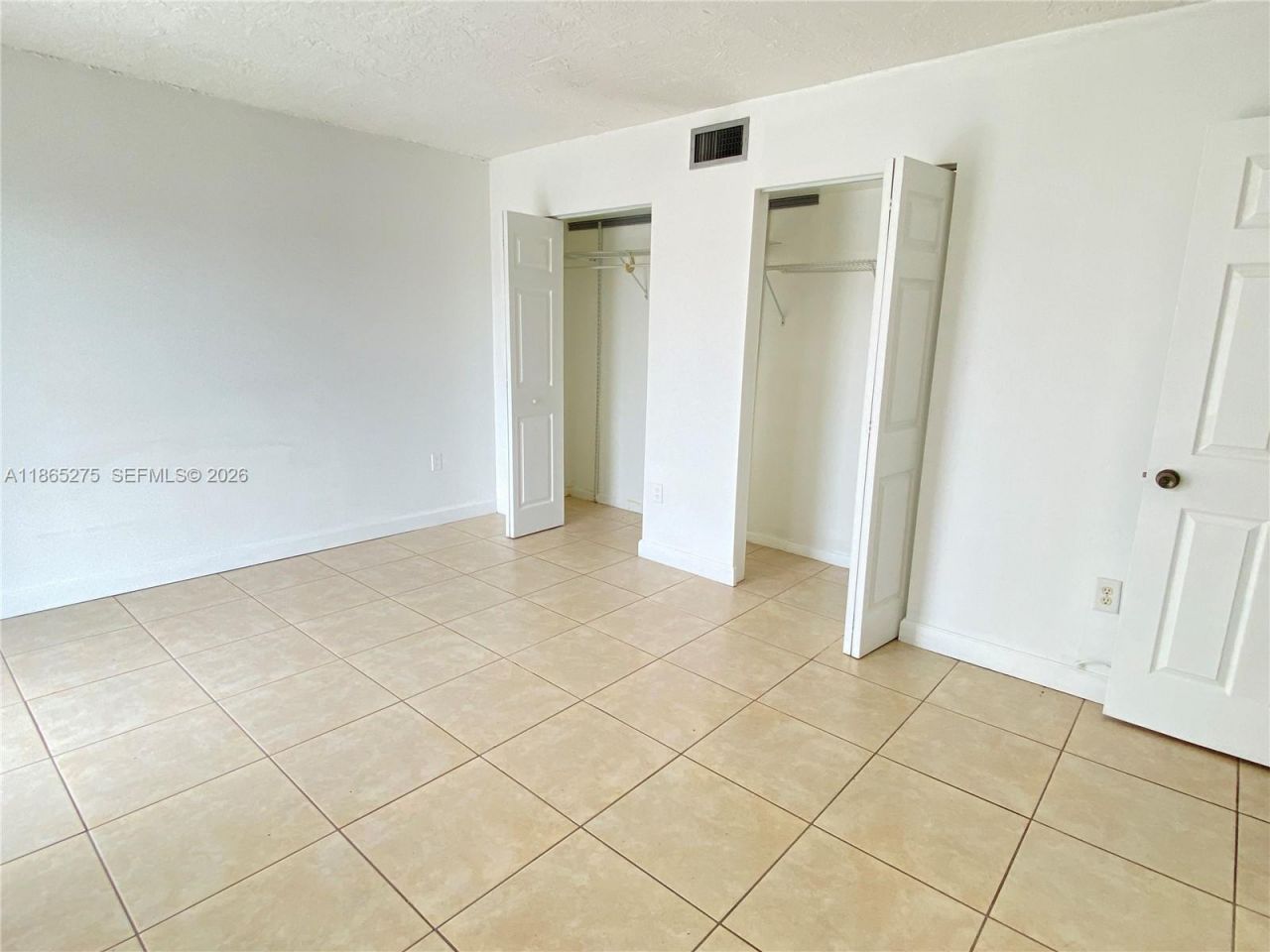 1655 W 44th Pl, Unit 511, Hialeah, FL 33012 Photo