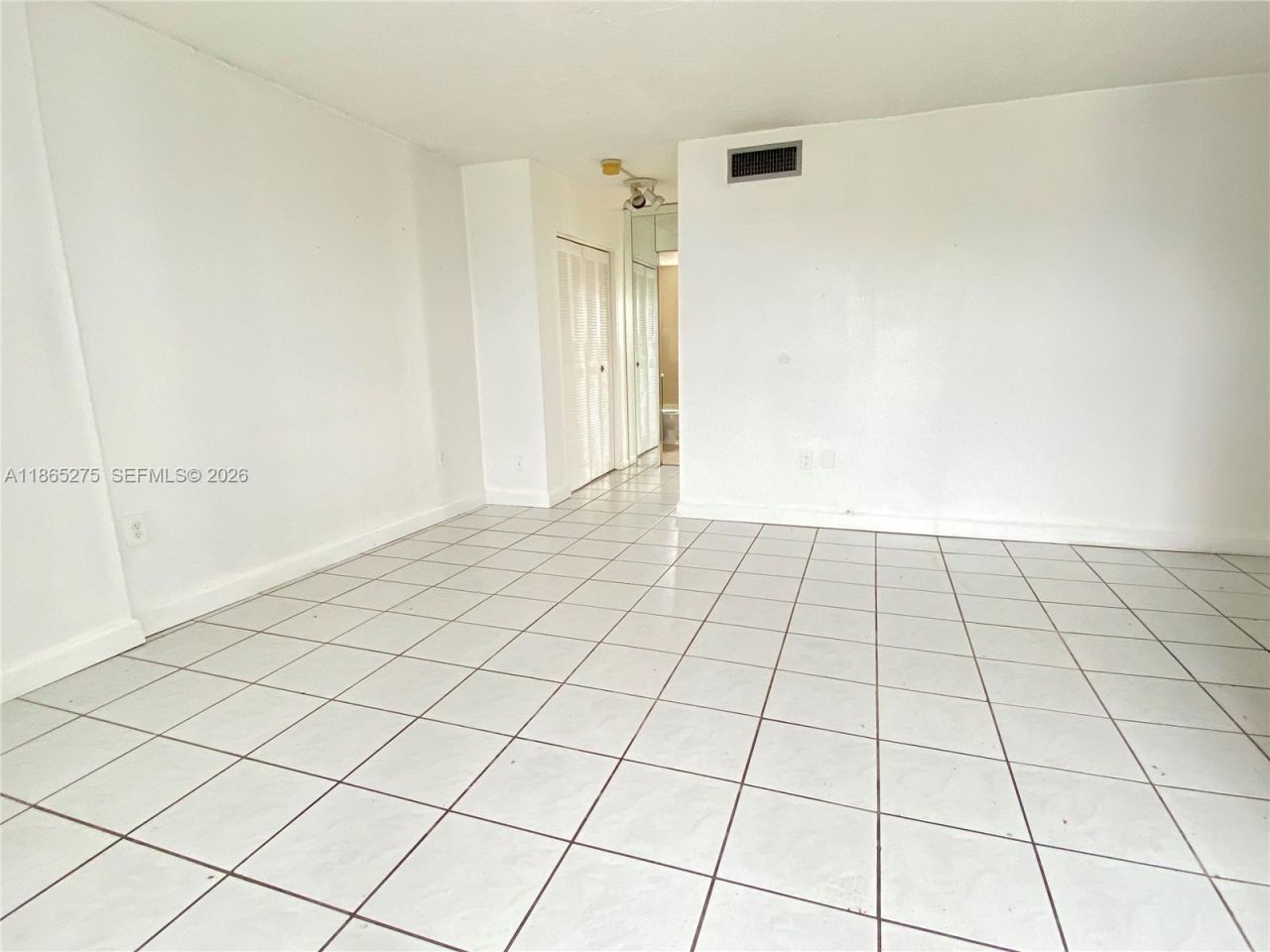 1655 W 44th Pl, Unit 511, Hialeah, FL 33012 Photo