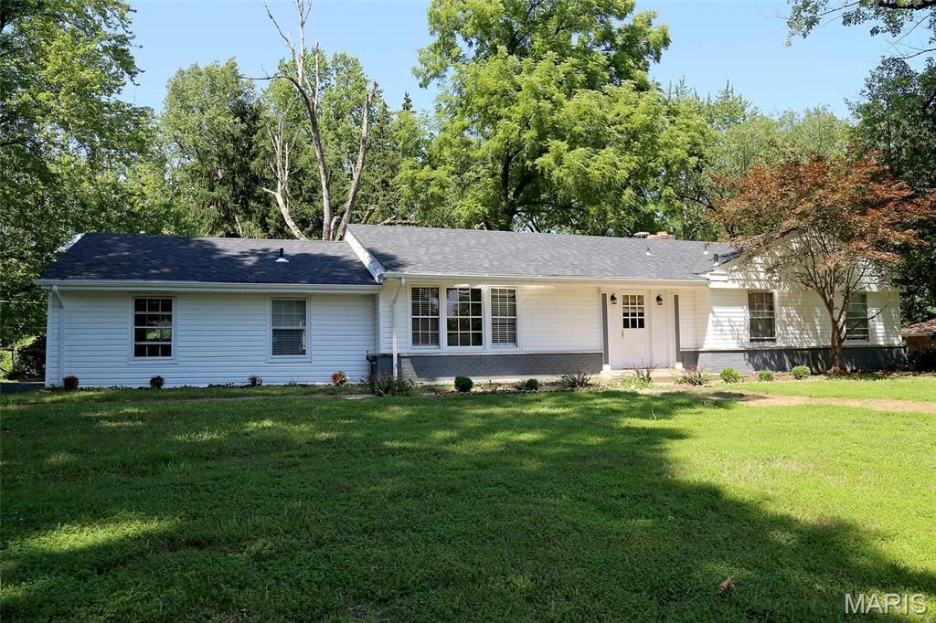 2131 Old Manor Road, Saint Louis, MO 63136 Main Photo