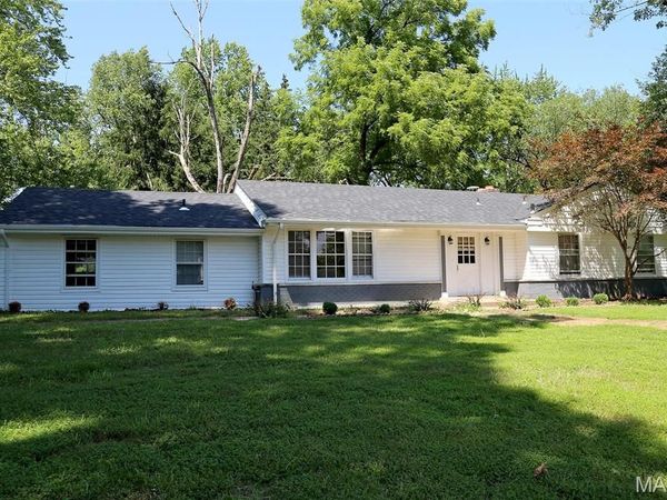 2131 Old Manor Road, St Louis, MO 63136