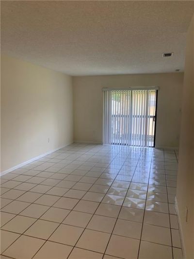 6001 Shakerwood Cir, Unit 208, Tamarac, FL 33319 Photo
