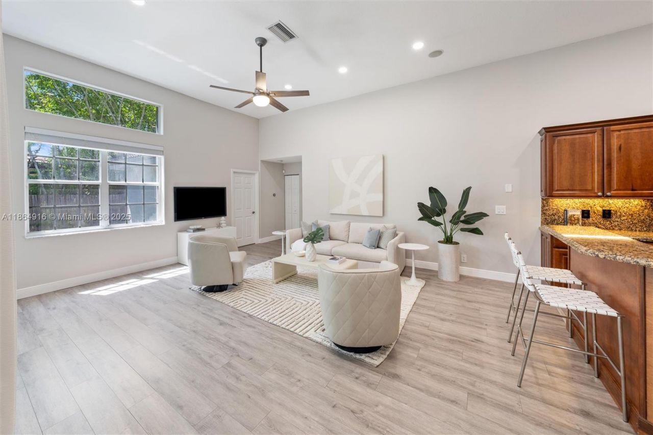 2587 Jardin Ct, Weston, FL 33327 Photo