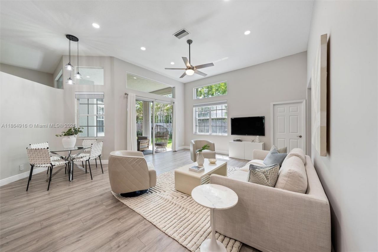 2587 Jardin Ct, Weston, FL 33327 Photo