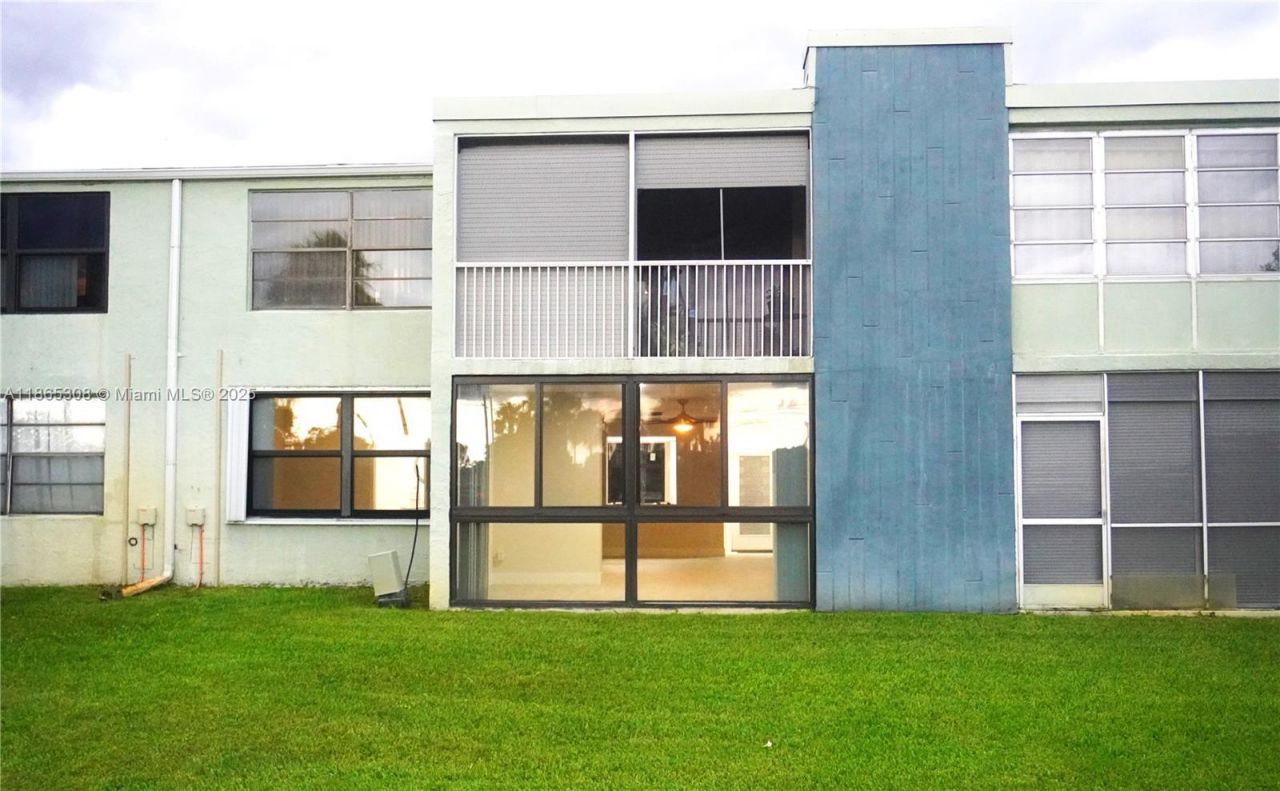 7350 NW 18th St, Unit 104, Margate, FL 33063 Photo