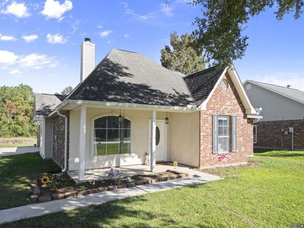 13361 David Lee Dr, Walker, LA 70785