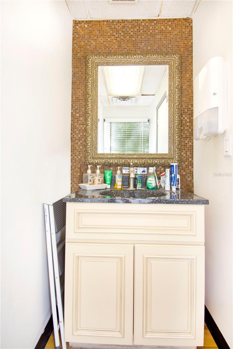 4710 N Habana Avenue, Unit 402, Tampa, FL 33614 Photo