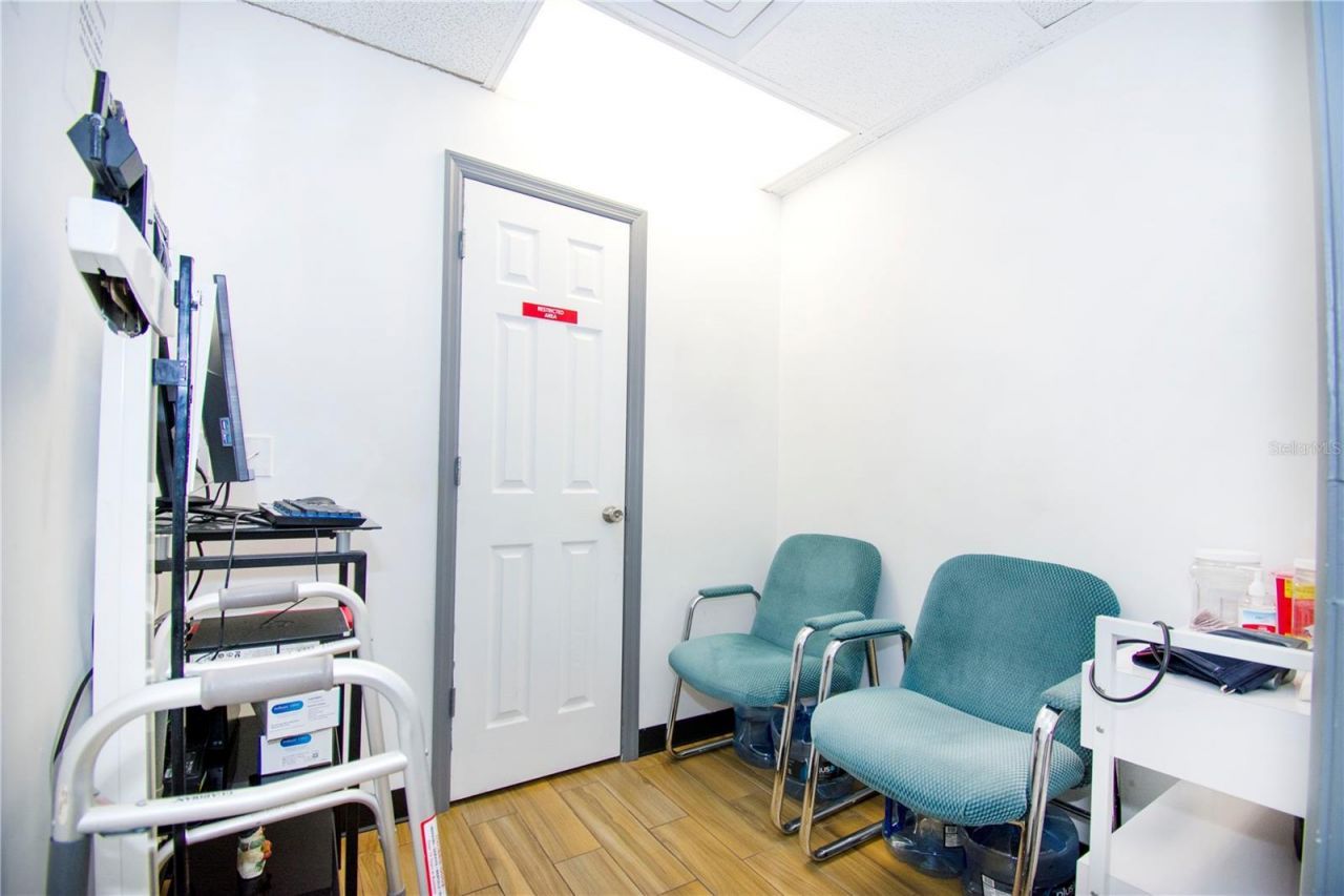 4710 N Habana Avenue, Unit 402, Tampa, FL 33614 Photo