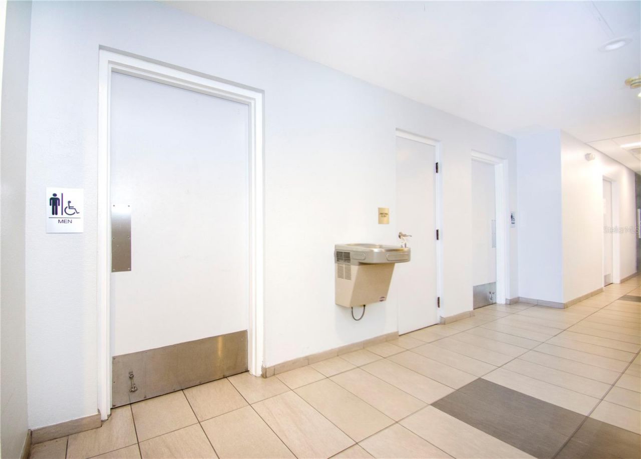4710 N Habana Avenue, Unit 402, Tampa, FL 33614 Photo