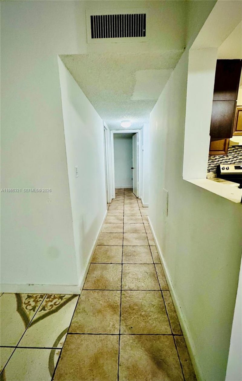 3700 NW 21st St, Unit 109, Lauderdale Lakes, FL 33311 Photo