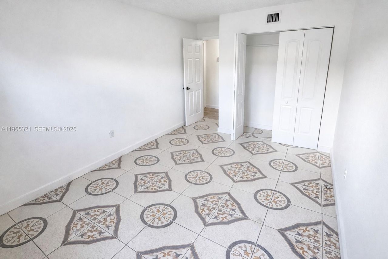 3700 NW 21st St, Unit 109, Lauderdale Lakes, FL 33311 Photo