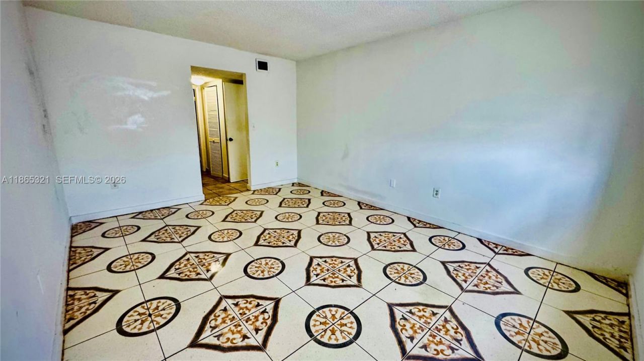 3700 NW 21st St, Unit 109, Lauderdale Lakes, FL 33311 Photo