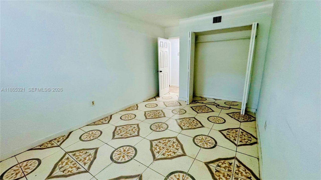 3700 NW 21st St, Unit 109, Lauderdale Lakes, FL 33311 Photo