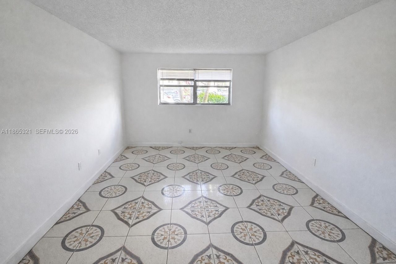 3700 NW 21st St, Unit 109, Lauderdale Lakes, FL 33311 Photo