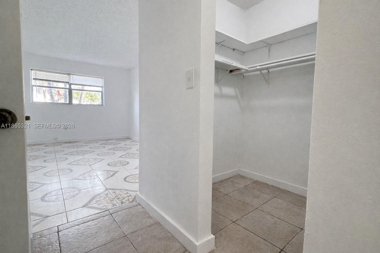 3700 NW 21st St, Unit 109, Lauderdale Lakes, FL 33311 Photo