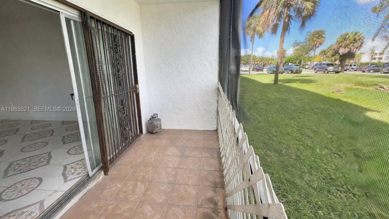 3700 NW 21st St, Unit 109, Lauderdale Lakes, FL 33311 Photo