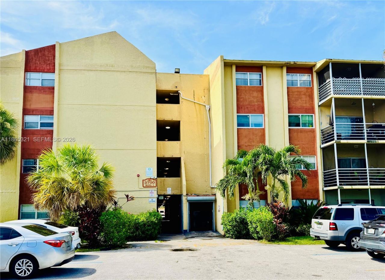 3700 NW 21st St, Unit 109, Lauderdale Lakes, FL 33311 Photo