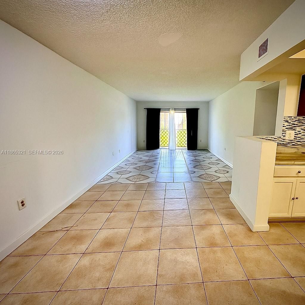 3700 NW 21st St, Unit 109, Lauderdale Lakes, FL 33311 Photo