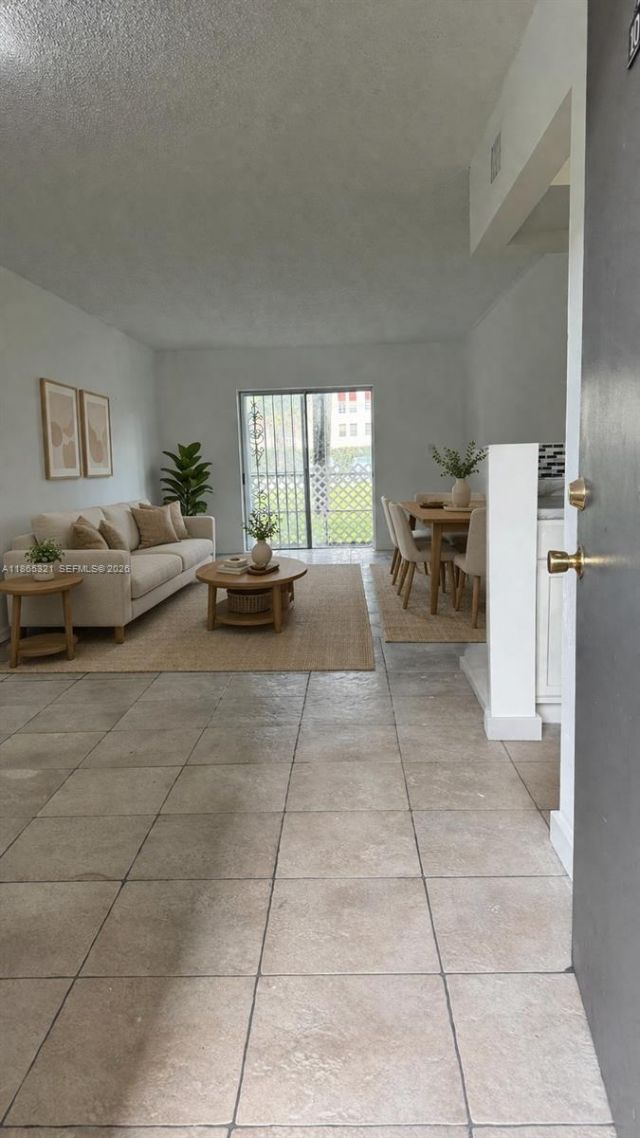 3700 NW 21st St, Unit 109, Lauderdale Lakes, FL 33311 Photo