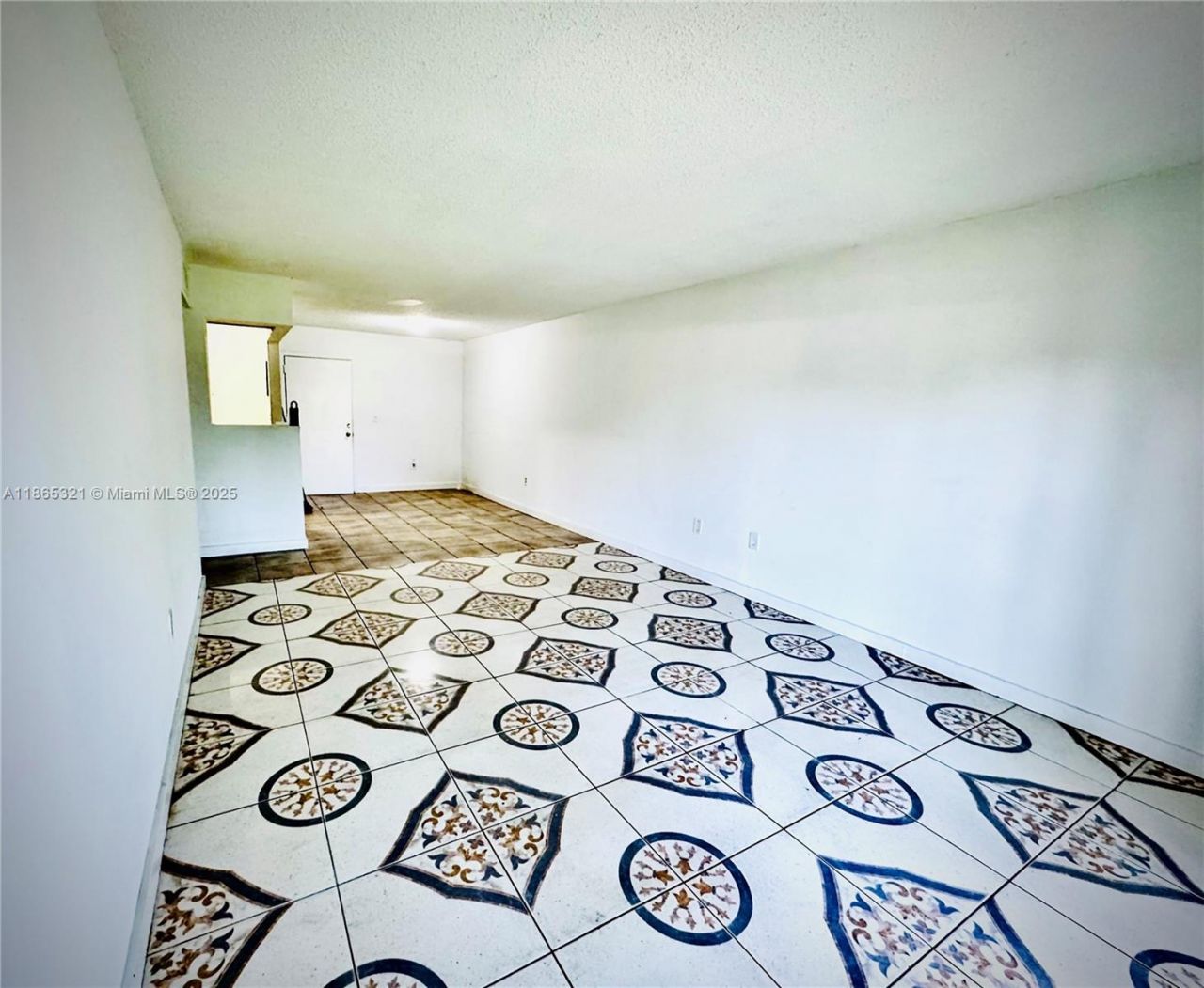 3700 NW 21st St, Unit 109, Lauderdale Lakes, FL 33311 Photo