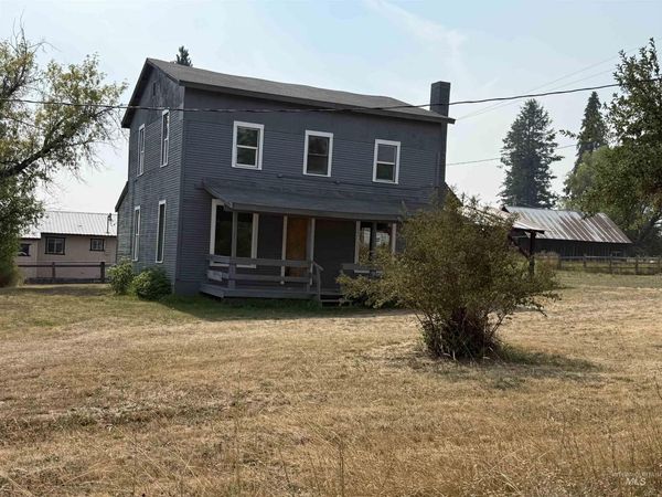 221 Weippe Ave, Weippe, ID 83553