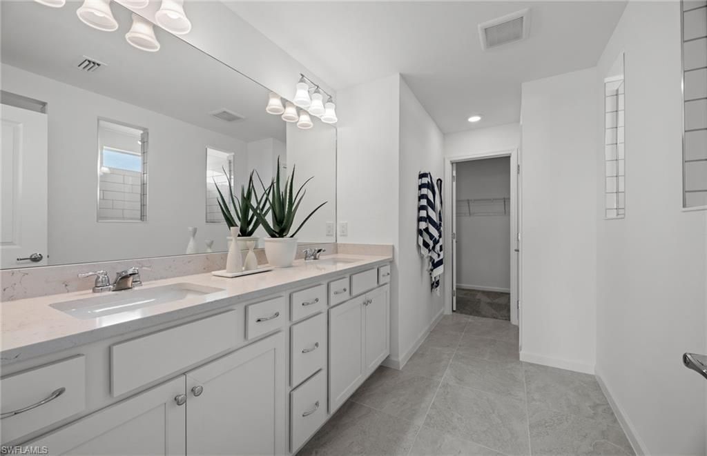 246 Silent Lake Dr, Lehigh Acres, FL 33936 Photo