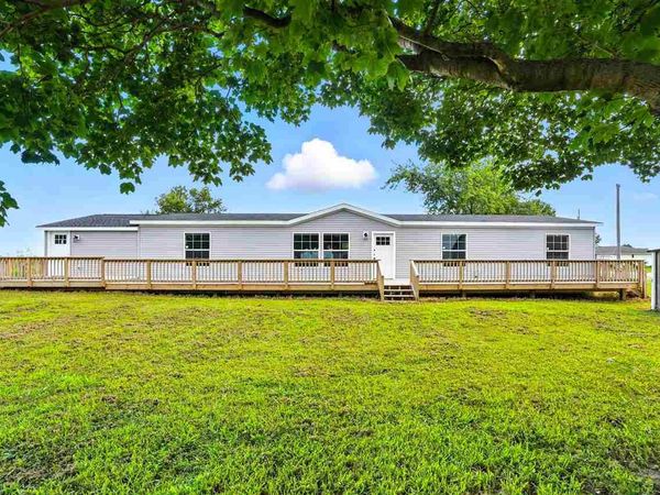 922 Fillmore St, Millersburg, IA 52308