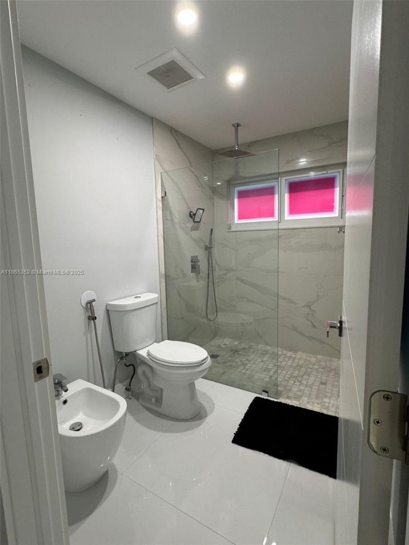 1051 NW 128th Ave, Miami, FL 33182 Photo